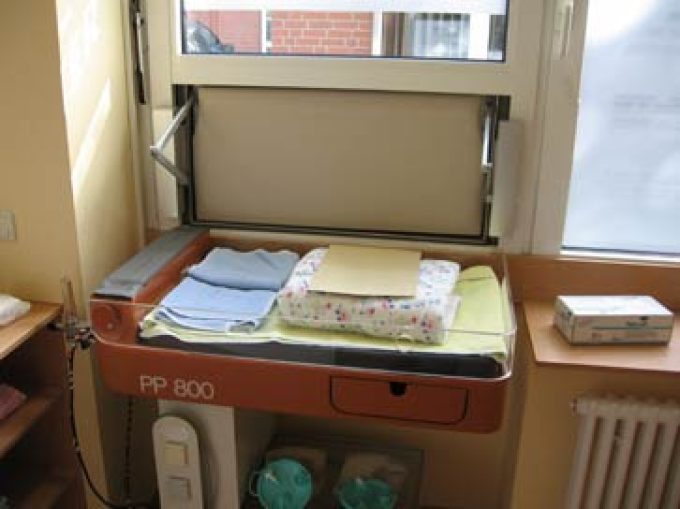 Babyklappe an der Kinderklinik – Bitterfeld